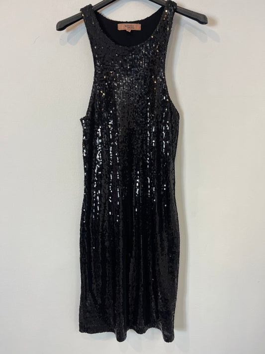 BERSHKA. Vestido corto lentejuelas cuello halter. T M