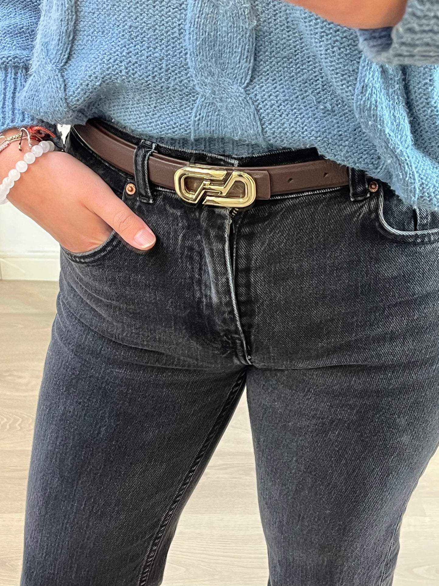 OTRAS. Cinturón marrón hebilla dorada. T S/M