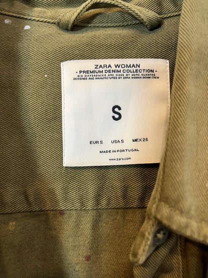ZARA. On green shirt paint. T.S.