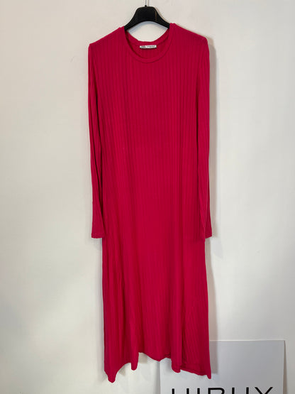 ZARA. Long fuchsia ribbed dress. TM