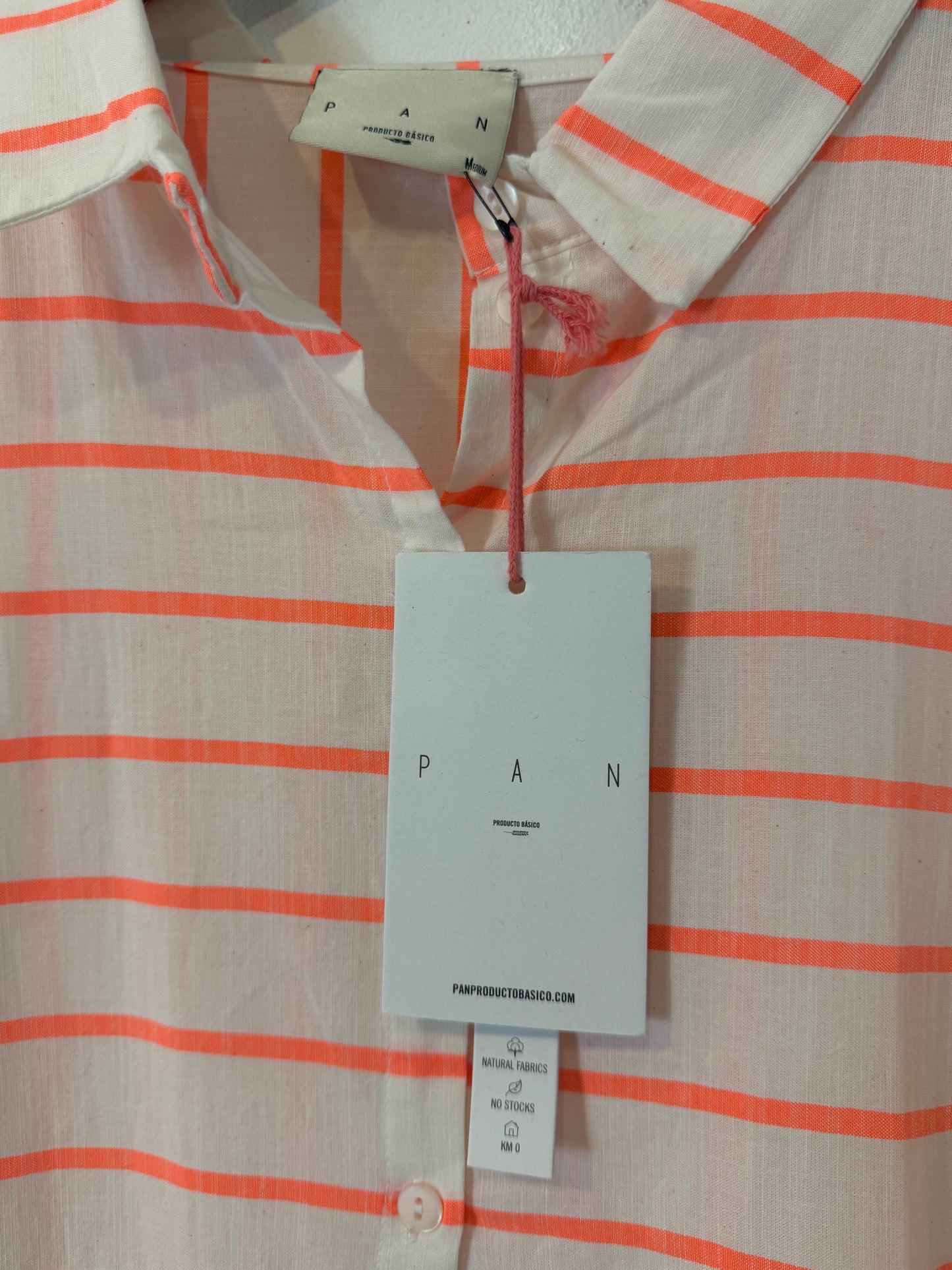 PAN. Vestido largo camisero rayado flúor