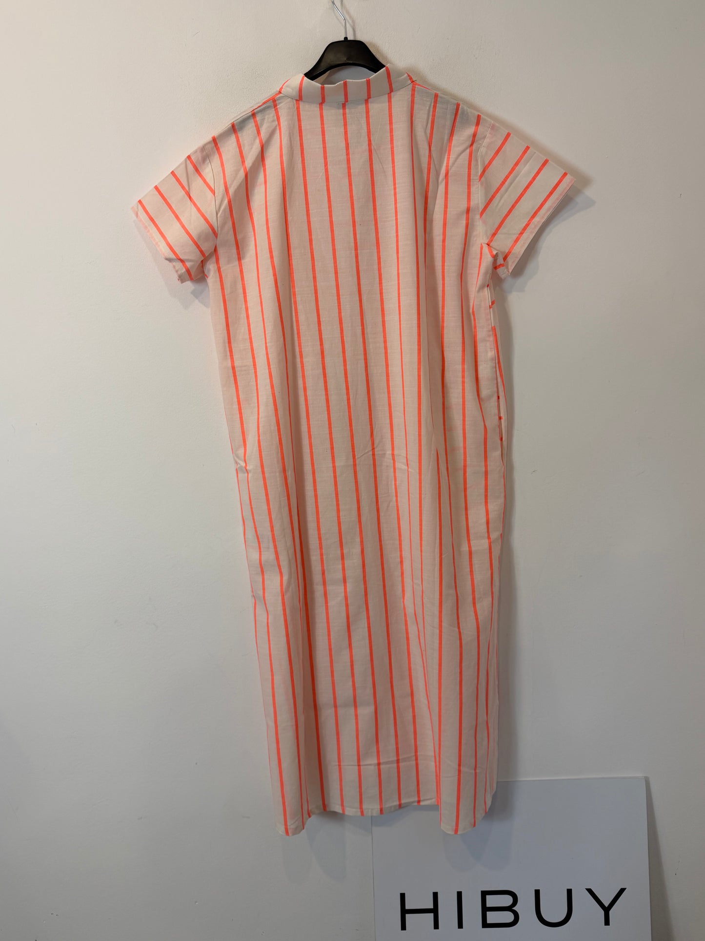 PAN. Vestido largo camisero rayado flúor
