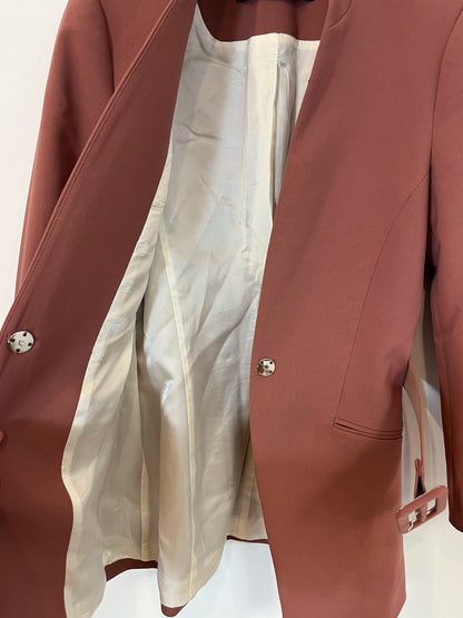 ZARA. Blazer rosa oscuro con cinturón. T XS