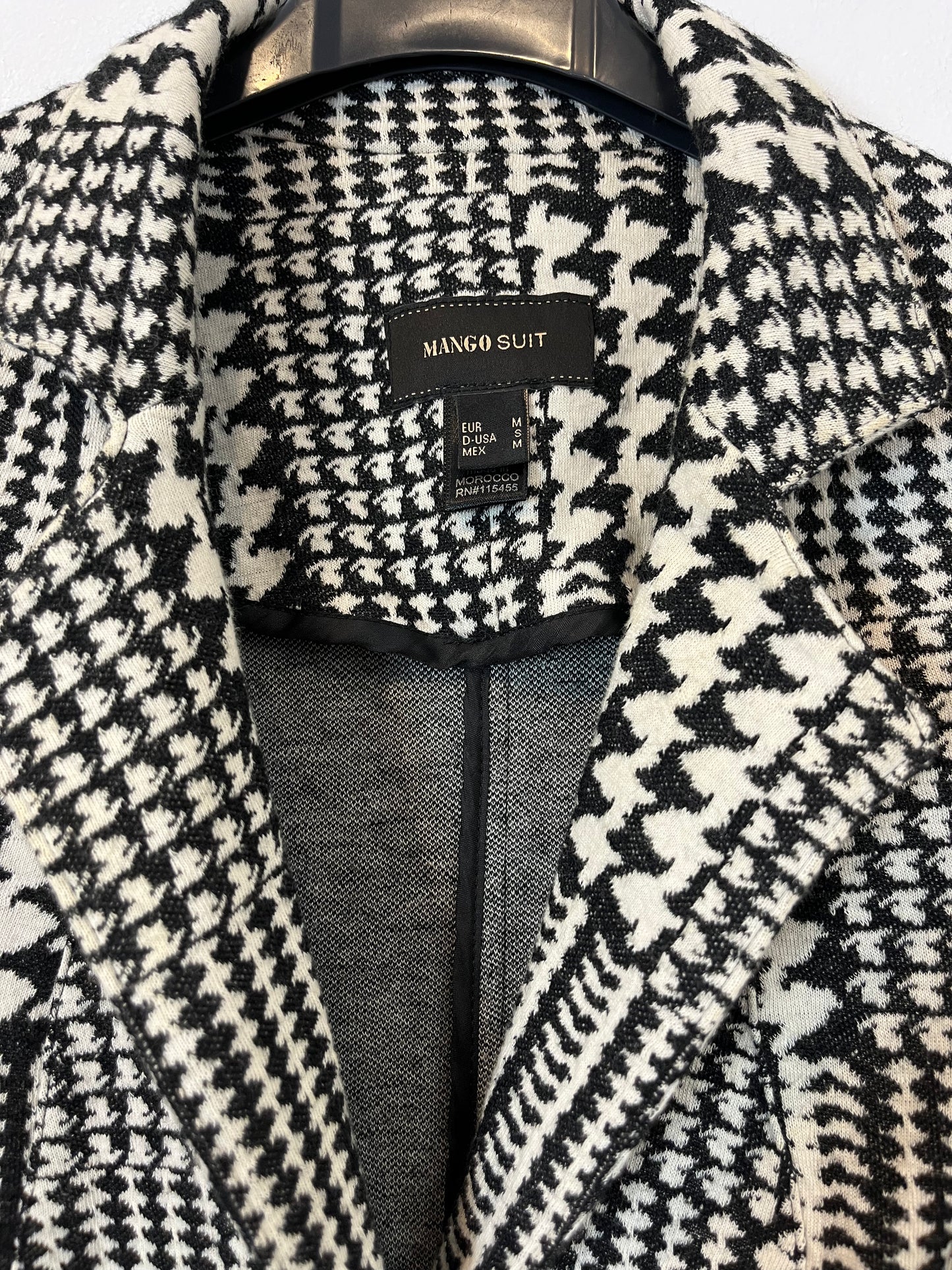 MANGO. Houndstooth blazer. TM