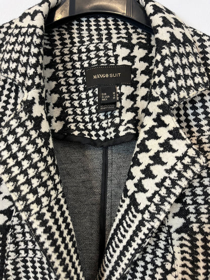 MANGO. Houndstooth blazer. TM