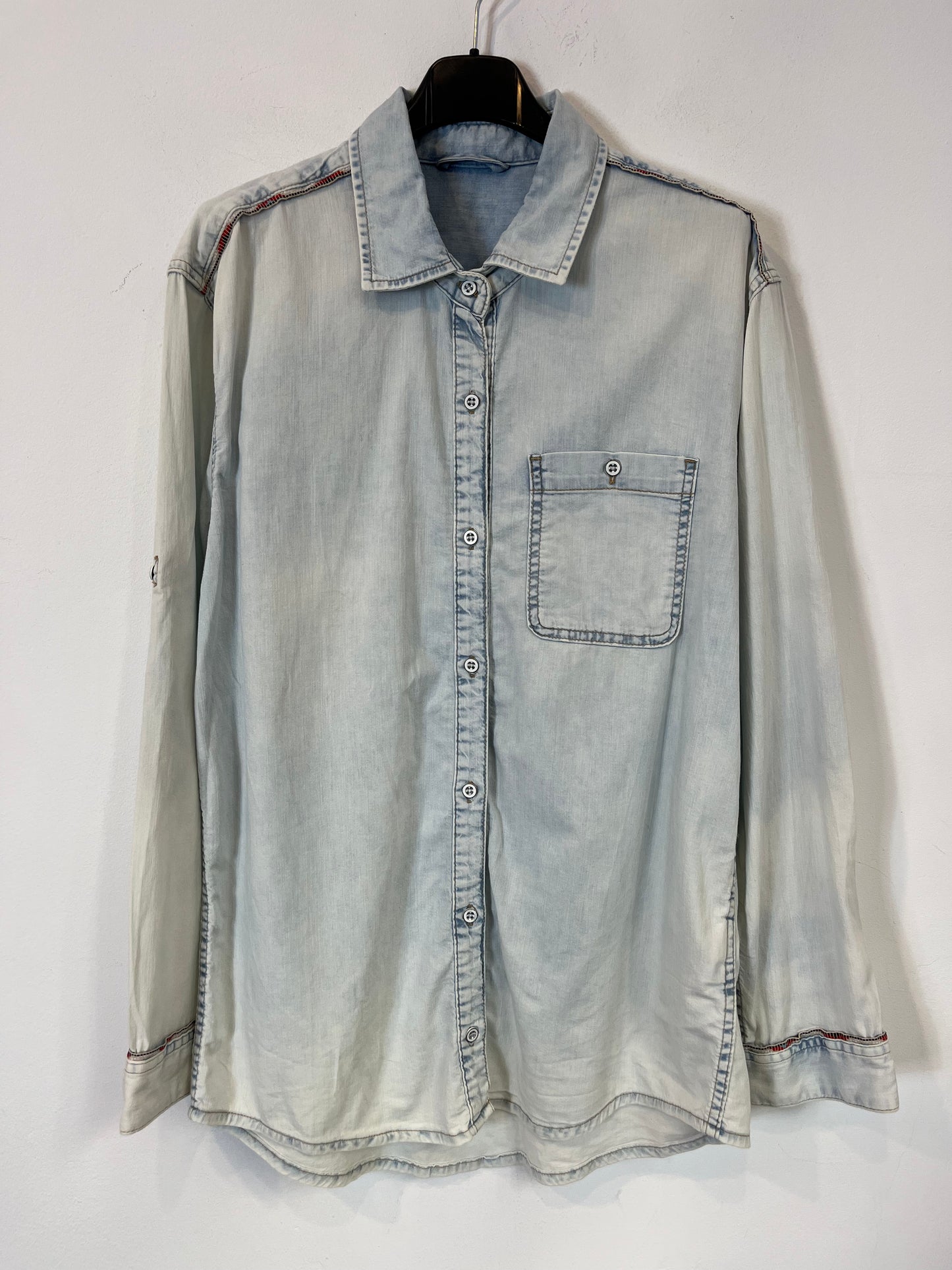 ZARA. Flowy denim shirt with details. Size XS