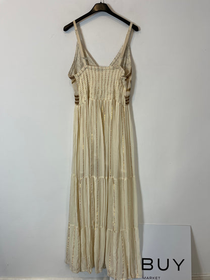 MADAM. Vestido largo beige detalles. T M