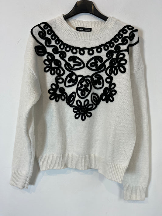 SHEIN. Jersey blanco detalles en negro. T S