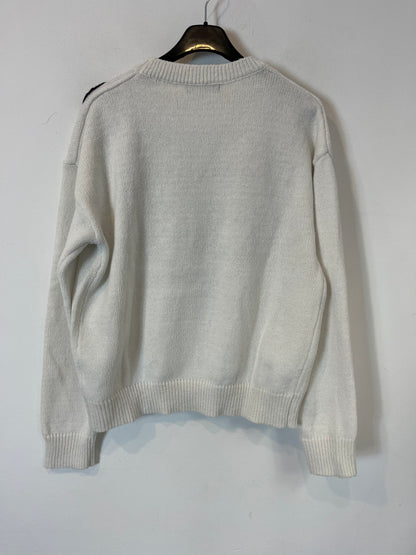 SHEIN. White sweater with black details. TS
