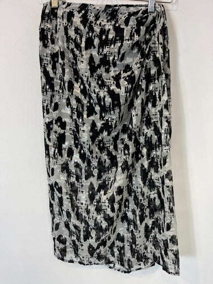 MANGO. Falda midi hilos plateados. T XS