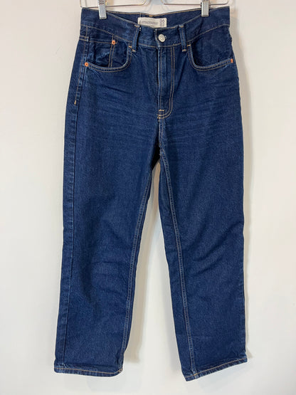 STRADIVARIUS. Denim mom fit azul oscuro. T 36