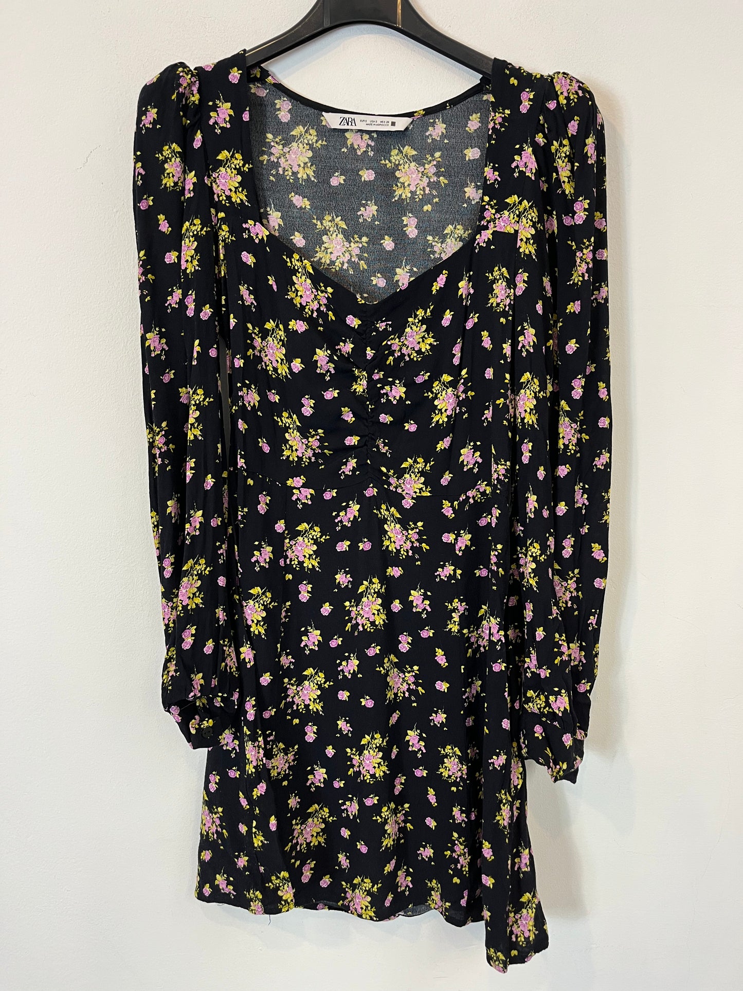 ZARA. Short black floral dress. TS