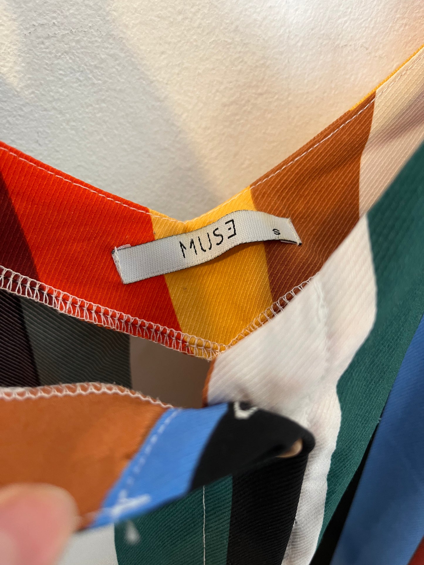 MUSE. Vestido midi rayas colores abotonado. T S
