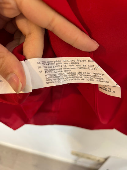 ZARA. Chaleco rojo botones dorados. T M