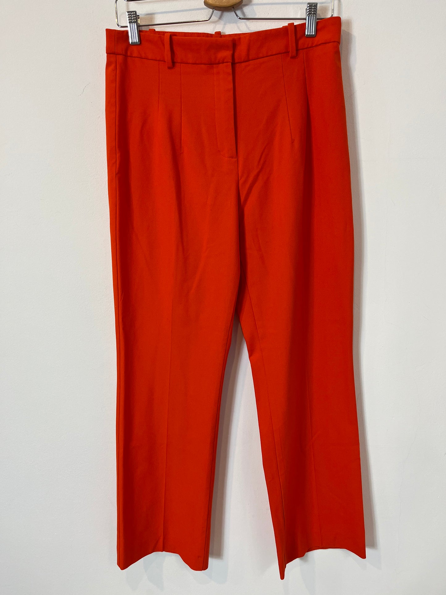 ZARA. Total look naranja chaleco y pantalón. T L/XL