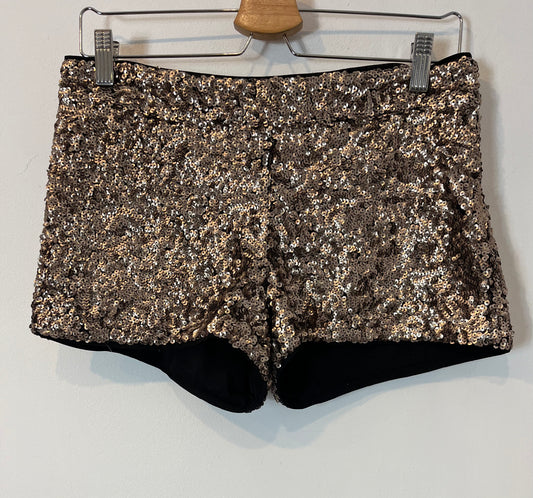 STRADIVARIUS. Pantalón corto lentejuelas. T S