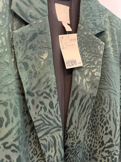 H&M, Blazer verde estampado satinado. T 42