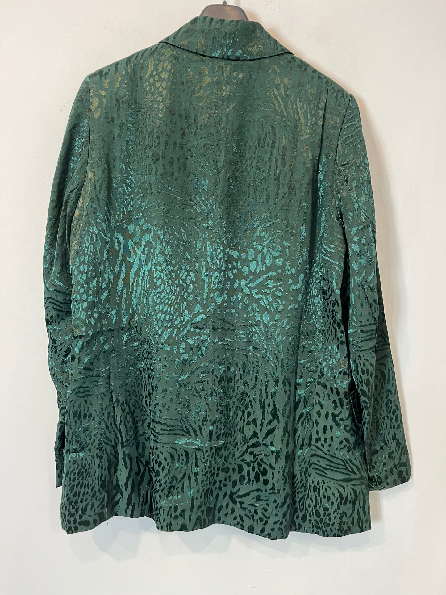H&M, Blazer verde estampado satinado. T 42