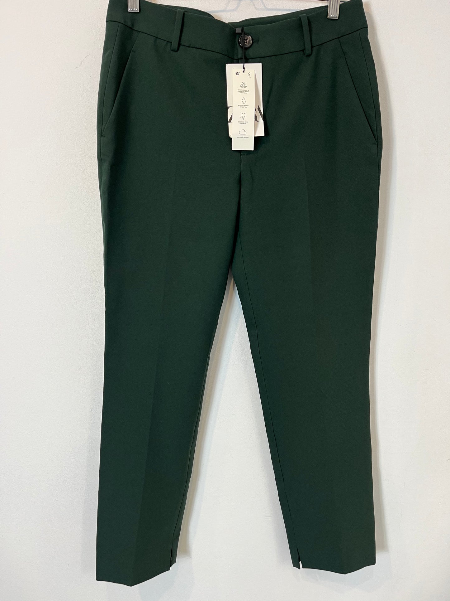 ZARA. Pantalón verde de vestir. T M
