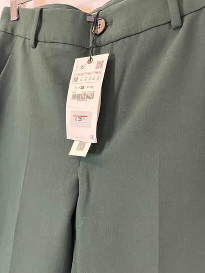 ZARA. Pantalón verde de vestir. T M