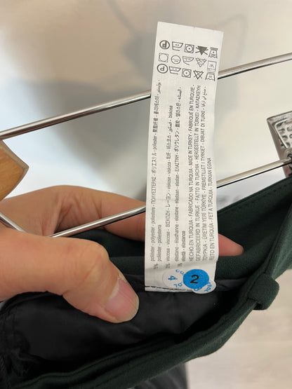 ZARA. Pantalón verde de vestir. T M