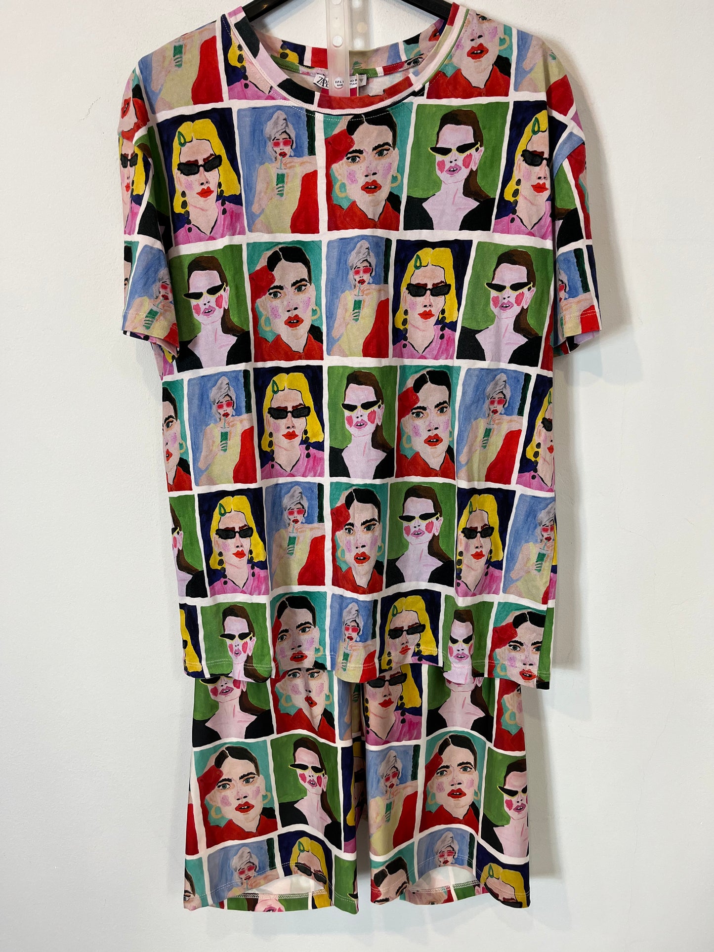 ZARA x NATASHA PASCHAL. Conjunto caras colores. T L (S/M)