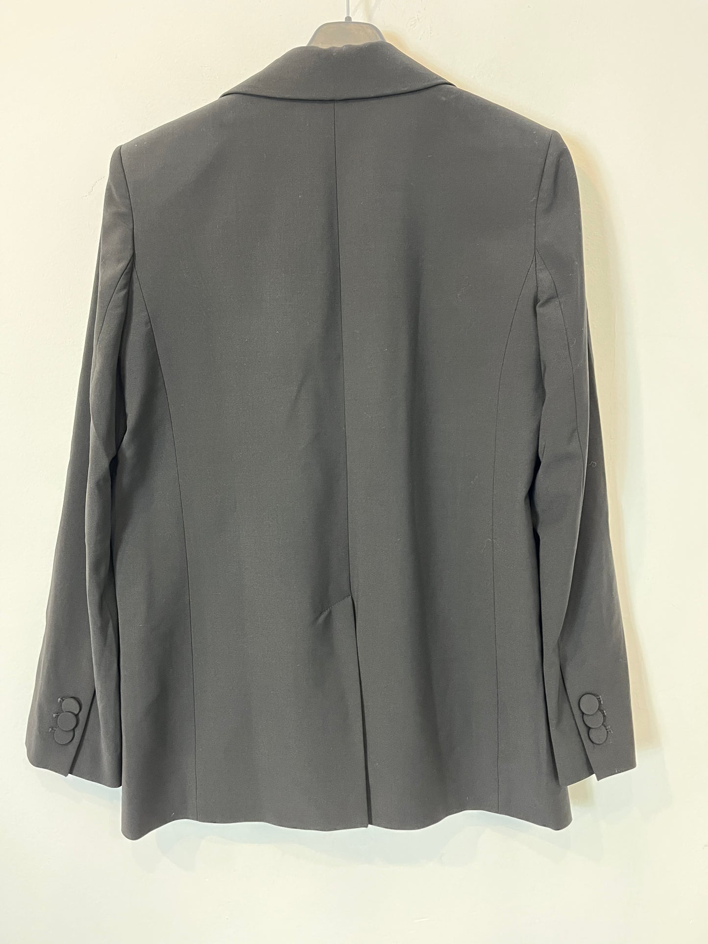 ZARA. Blazer negra solapa blanca satinada. T S