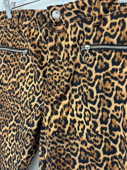ZARA. Pantalón animal print cremalleras. T 40