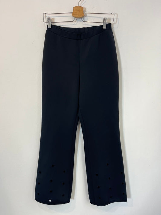CYNTHIA ROWLEY. Pantalón negro textura. T 8 (38)