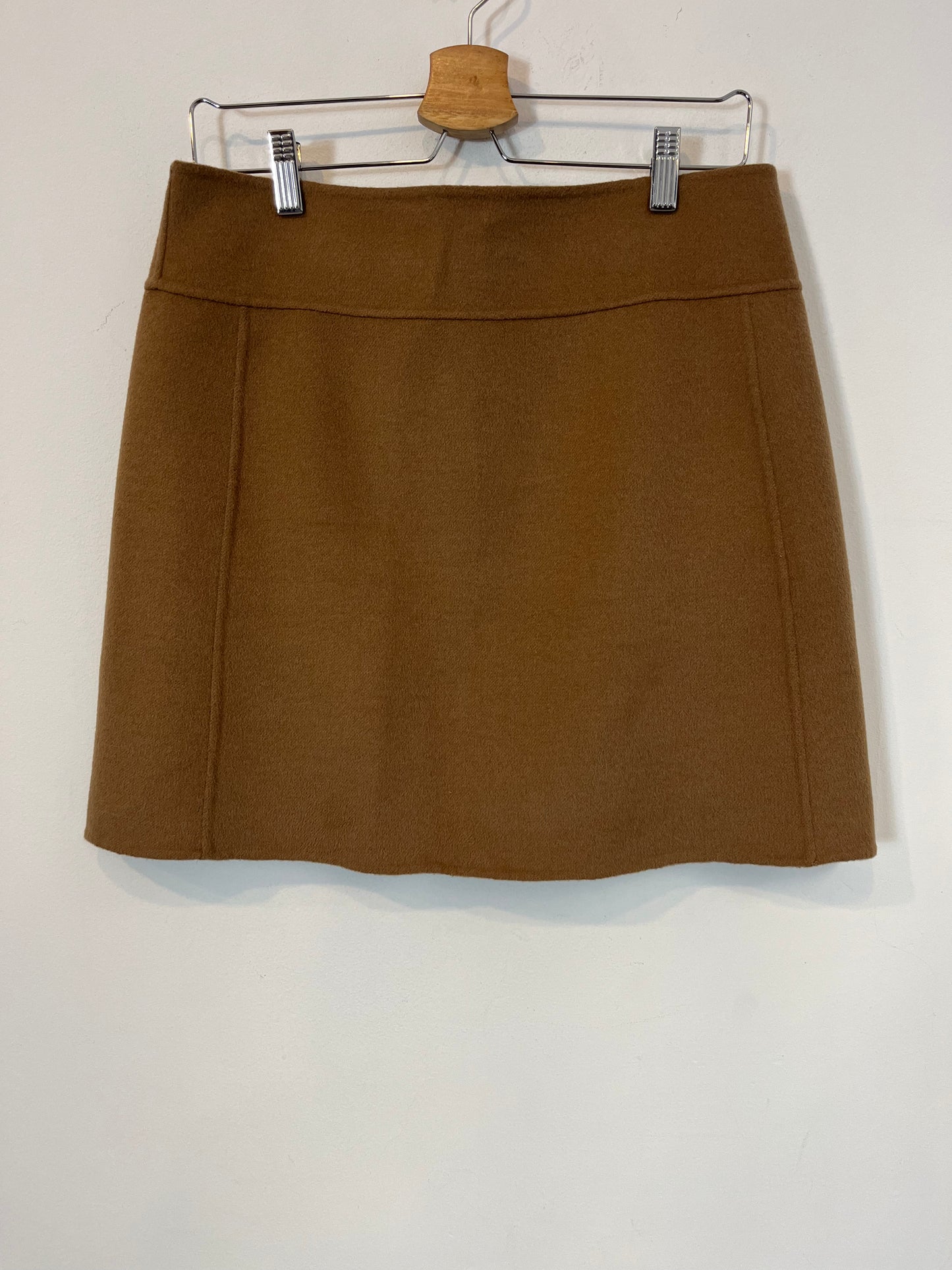 MAxMARA. Falda camel lana. T 40