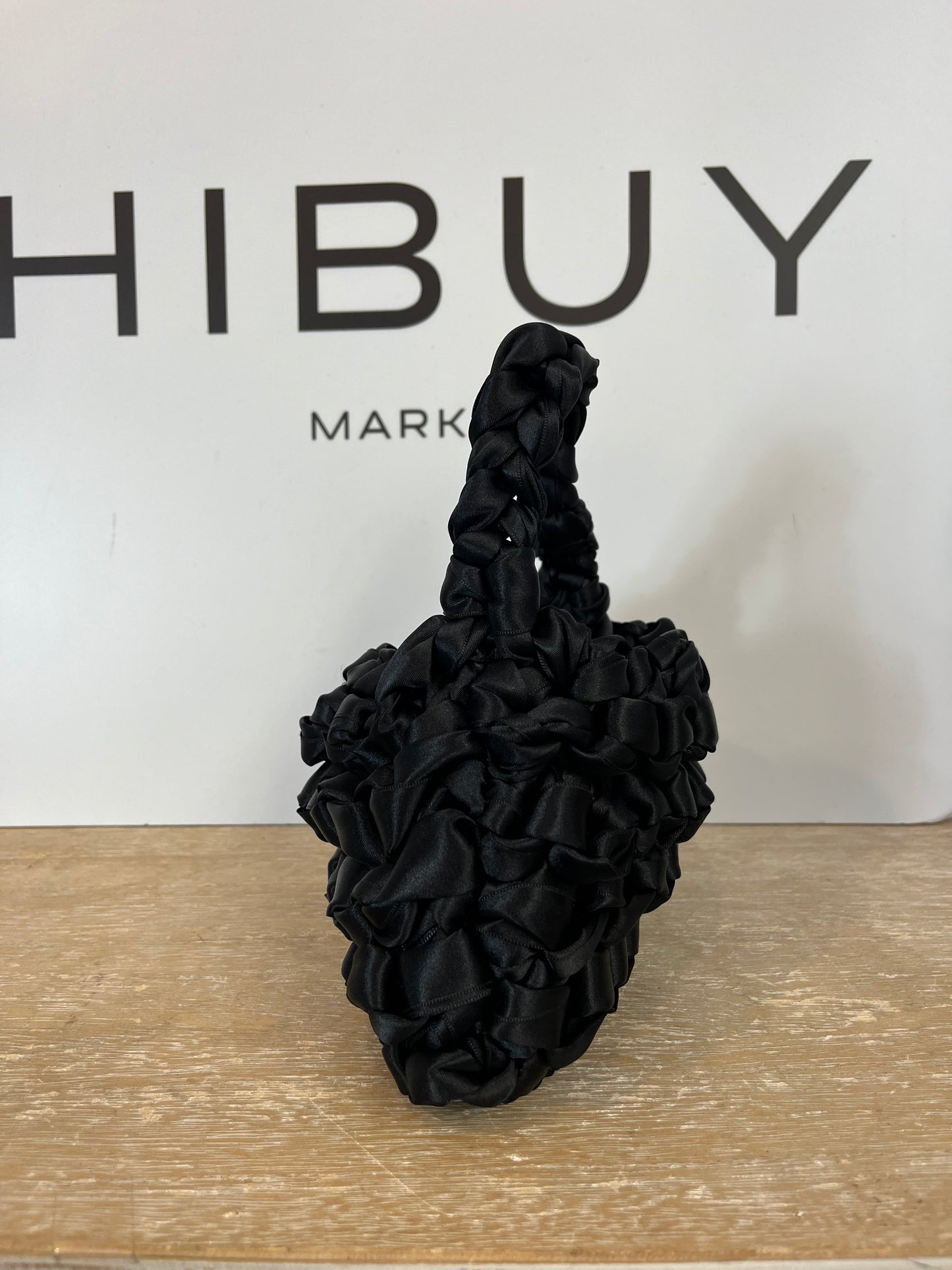 MIISTA LONDON. Bolso de mano seda  trenzado