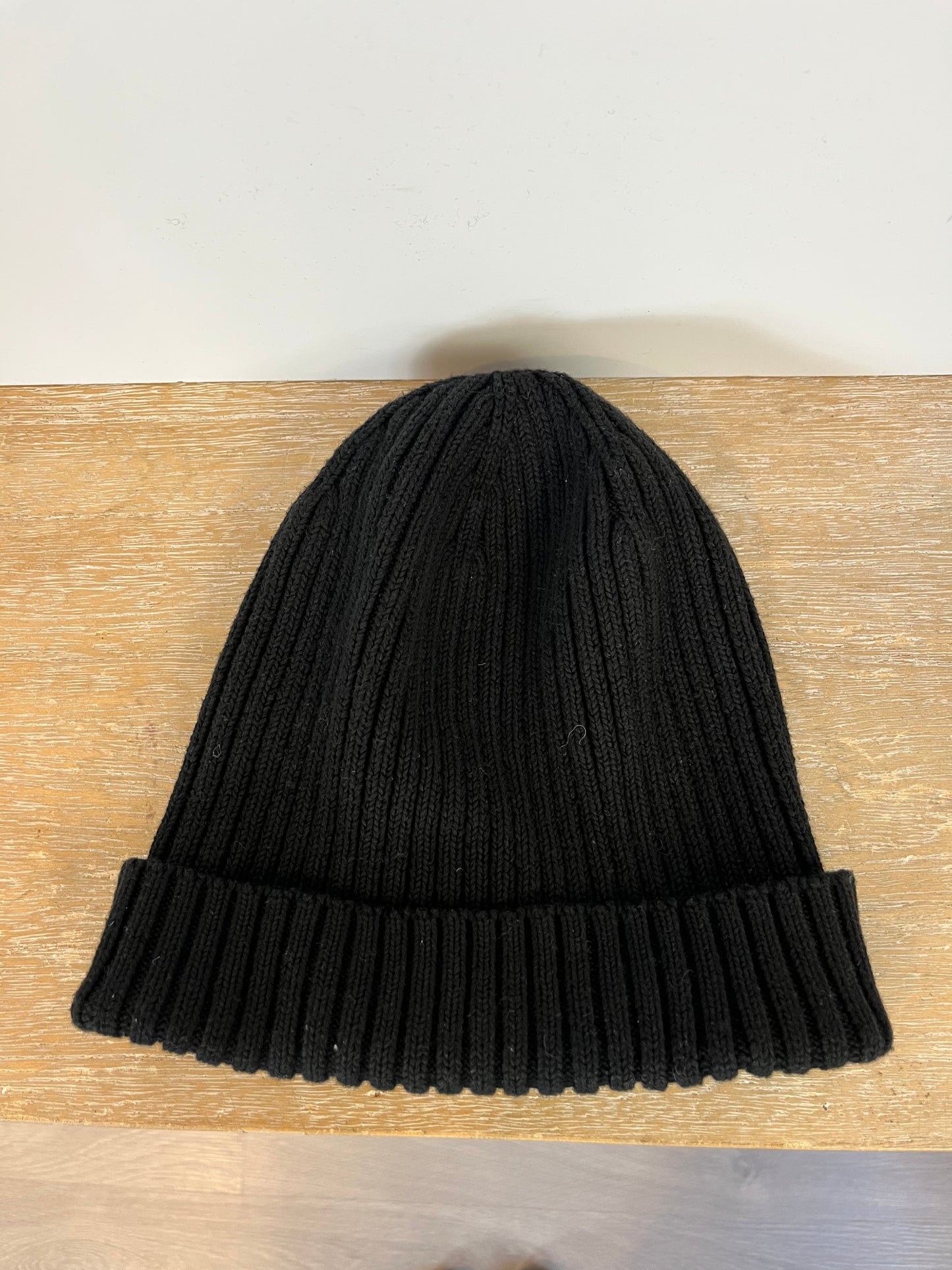 UNIQLO. Gorro negro canalé. T U