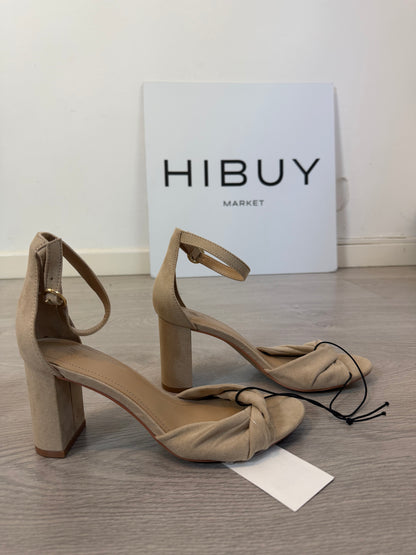 H&M. Sandalias de tacón de ante