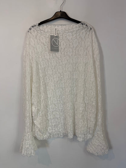 OTRAS. Top blanco manga larga detalle encaje