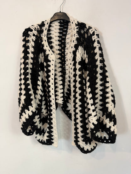 OTRAS. Chaqueta crochet manga 3/4