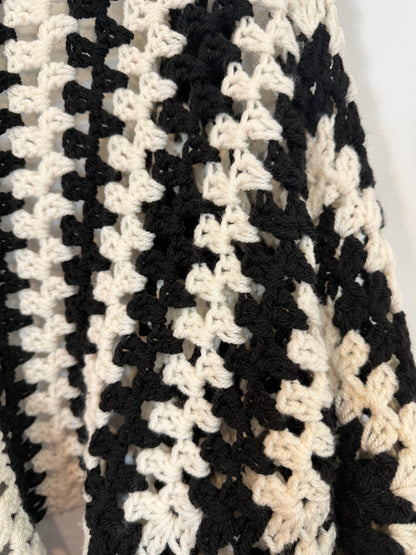 OTRAS. Chaqueta crochet manga 3/4