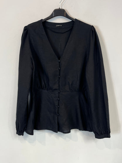 OYSHO. Blusa negra botones con lino. T M
