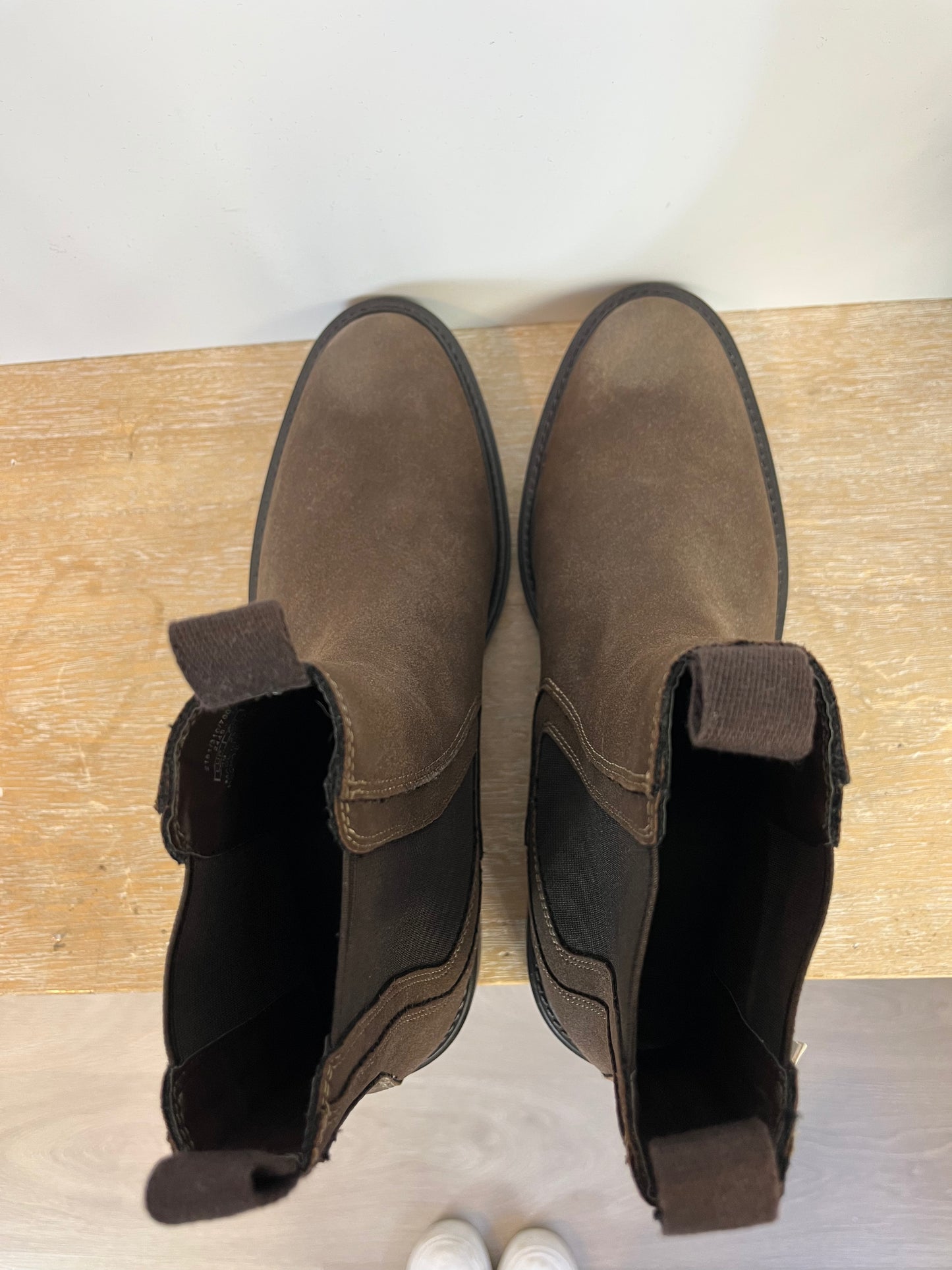 ZARA. Brown Chelsea boots. Size 39