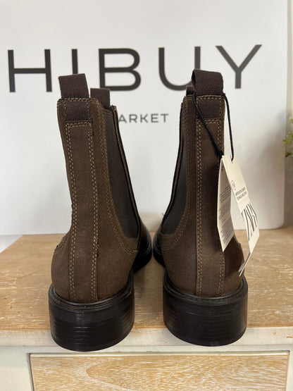 ZARA. Brown Chelsea boots. Size 39