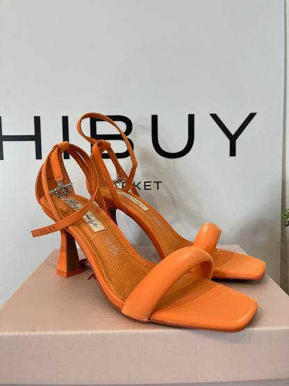 MARIAMARE. Textured orange sandals. Size 39