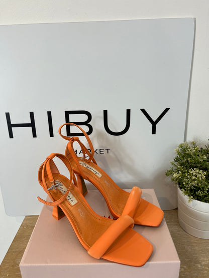 MARIAMARE. Textured orange sandals. Size 39