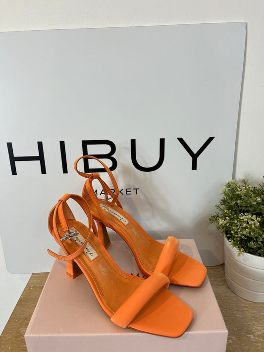MARIAMARE. Textured orange sandals. Size 39