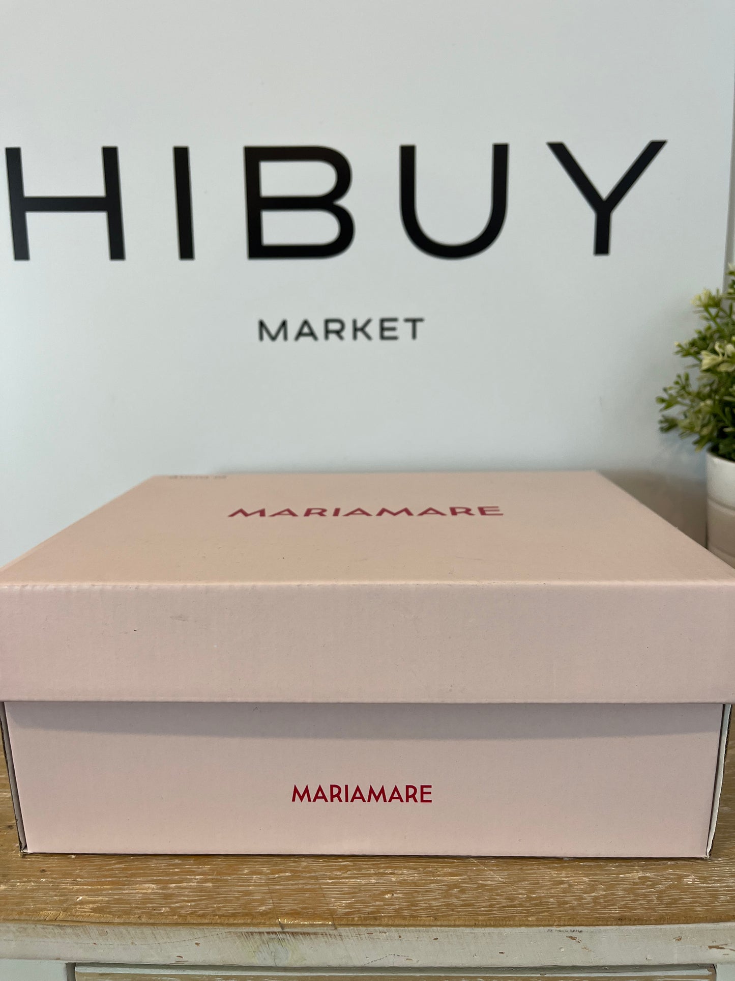 MARIAMARE. Textured orange sandals. Size 39