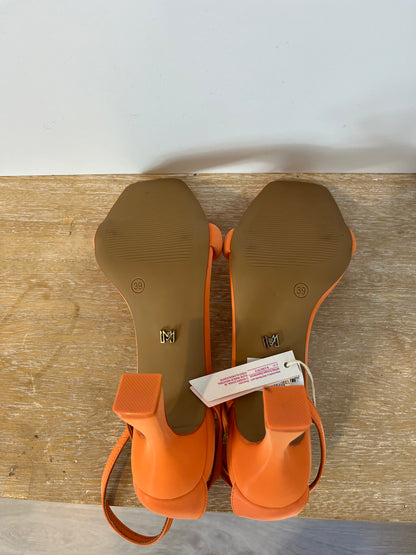 MARIAMARE. Textured orange sandals. Size 39