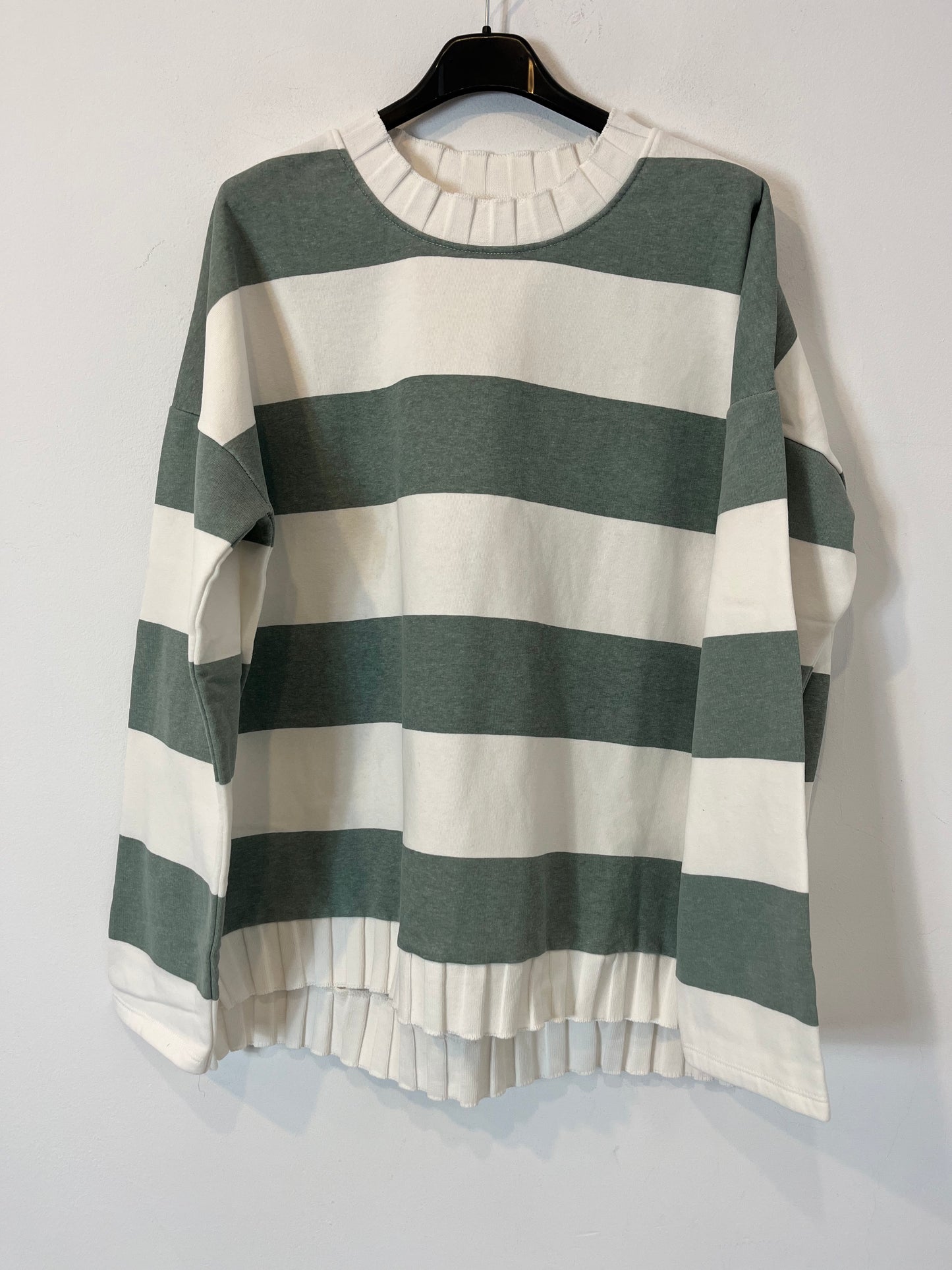 SFERA. Sudadera rayas detalle cuello. T L