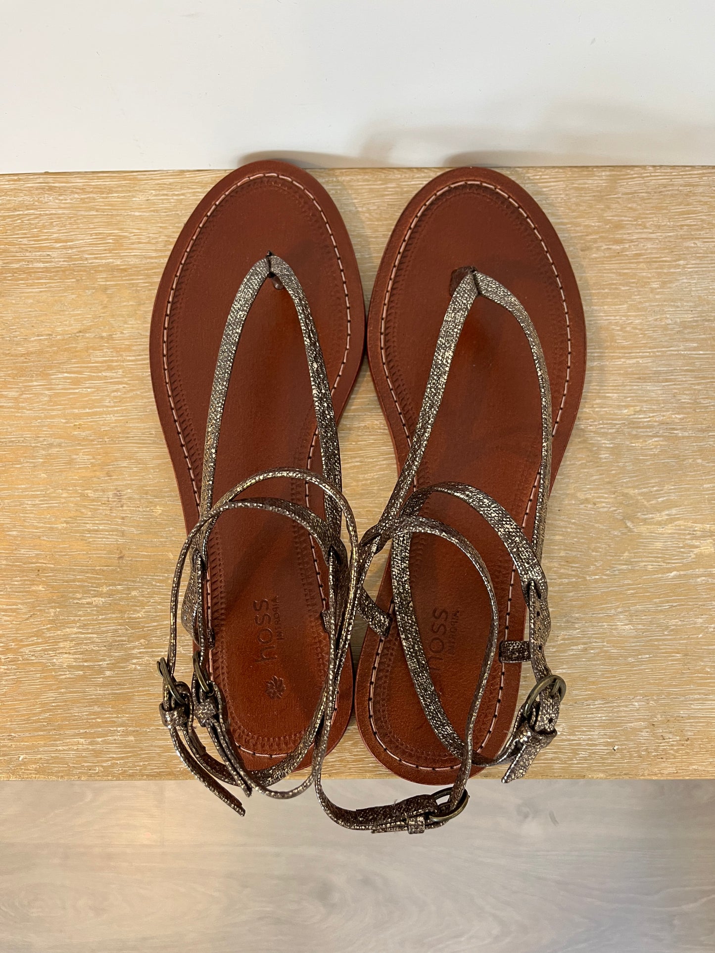 INTROPIA. Sandalia plana tiras cobre. T 38