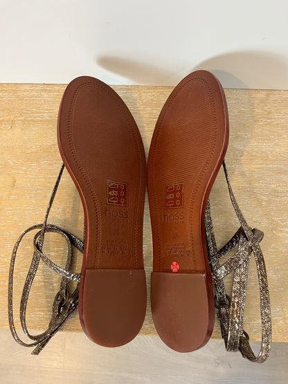 INTROPIA. Sandalia plana tiras cobre. T 38