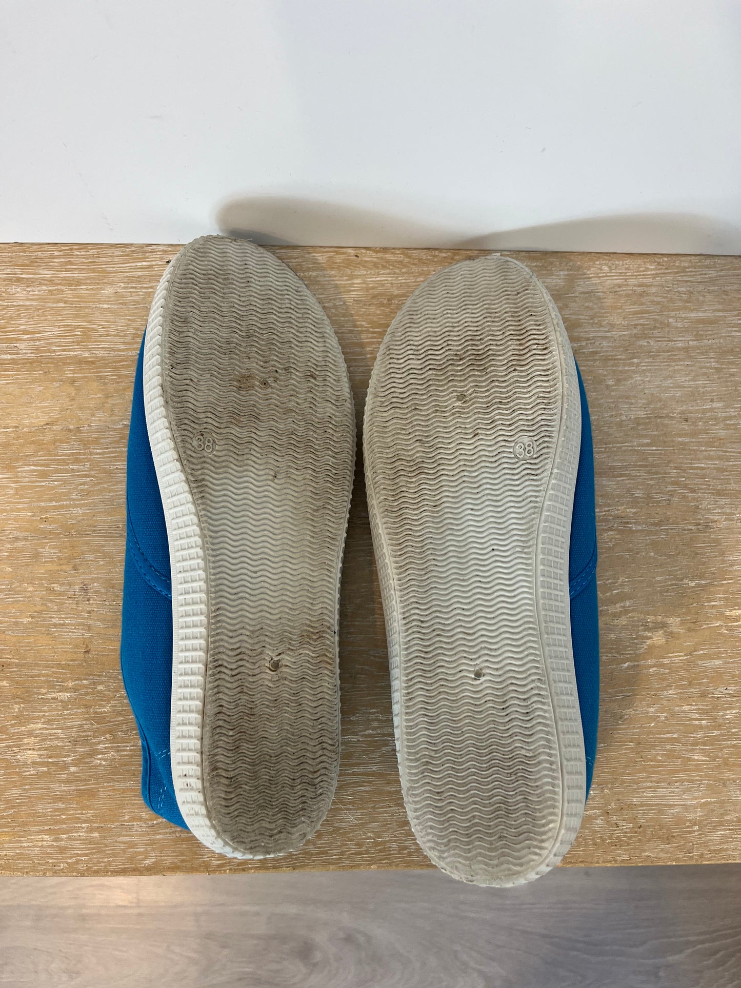 Q&D. Zapatilla turquesa . T 38