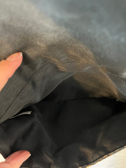 MANGO. Cartera de mano textura bicolor