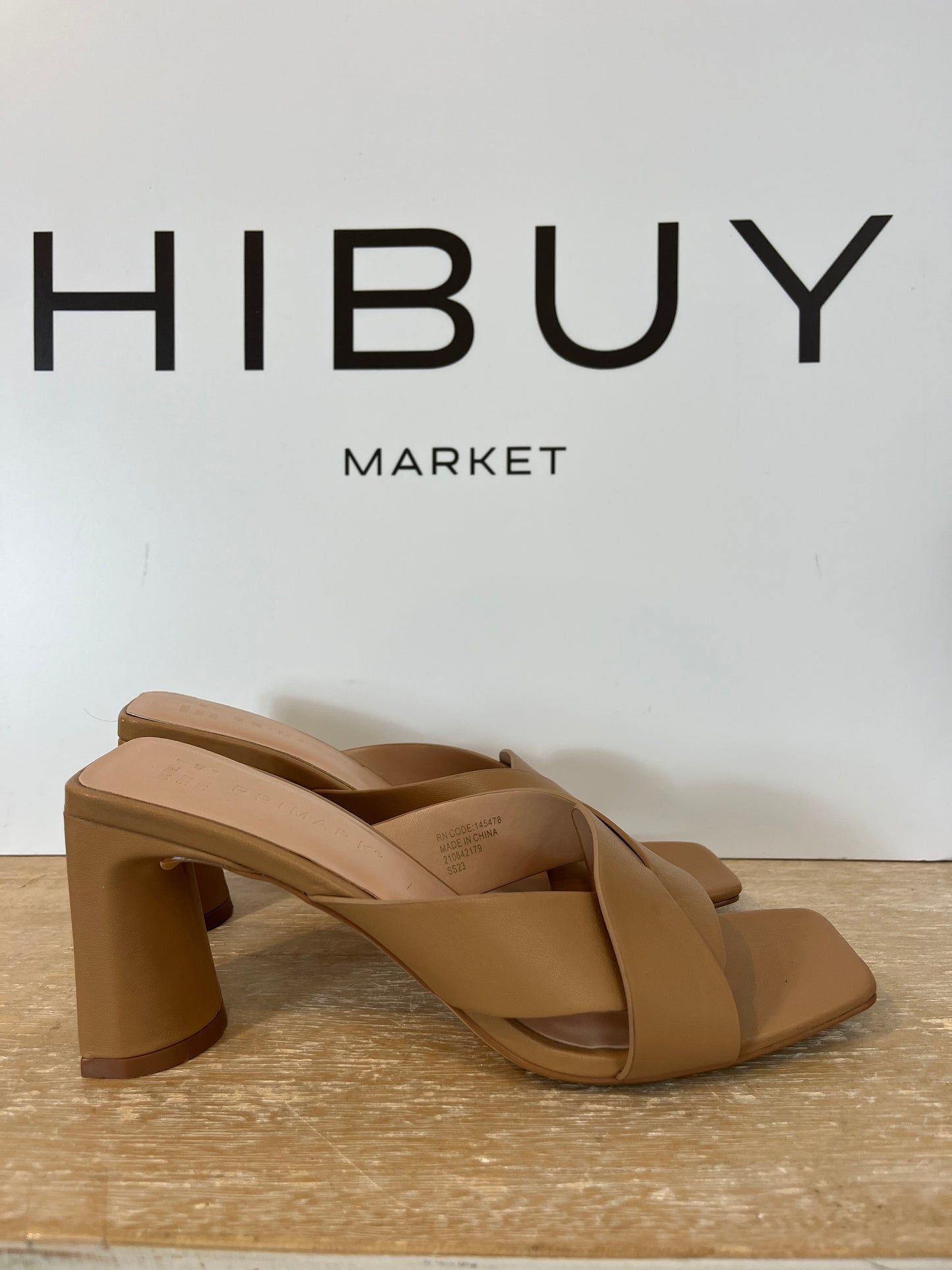 PRIMARK. Sandalia beige tira cruzada. T 40